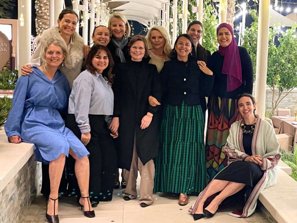 Where Women Connect homepage international women's community